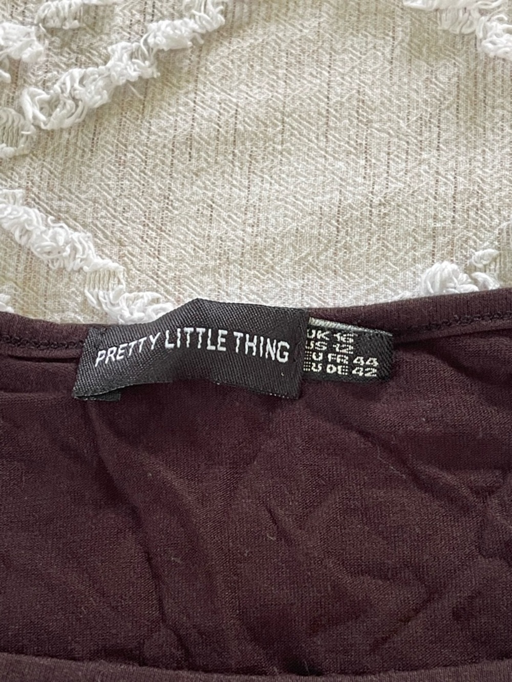 PrettyLittleThing Cropped Tank Top - Picture 3 of 3